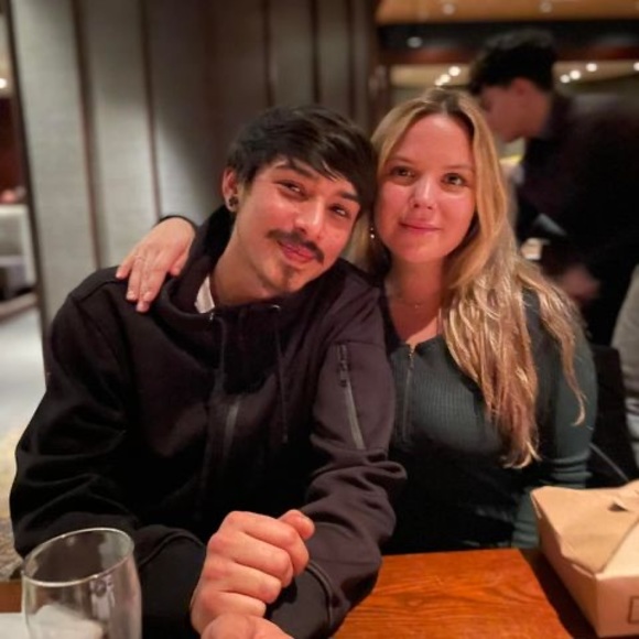 Meet your Posher, Alyssa - Picture 1 of 1